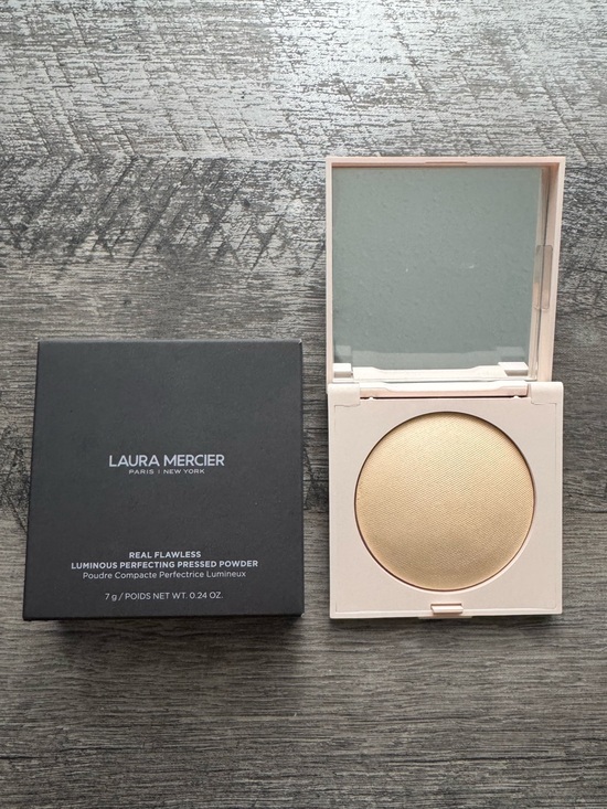 laura mercier Other - Laura Mercier Real Flawless Luminous Perfecting Pressed Powder-Translucent (NIB)